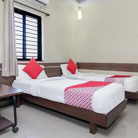 Oyo 30537 Hotel Megharaj Bijāpur Extérieur photo