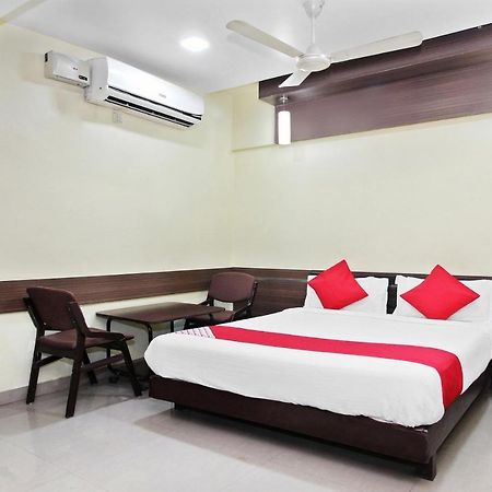 Oyo 30537 Hotel Megharaj Bijāpur Extérieur photo