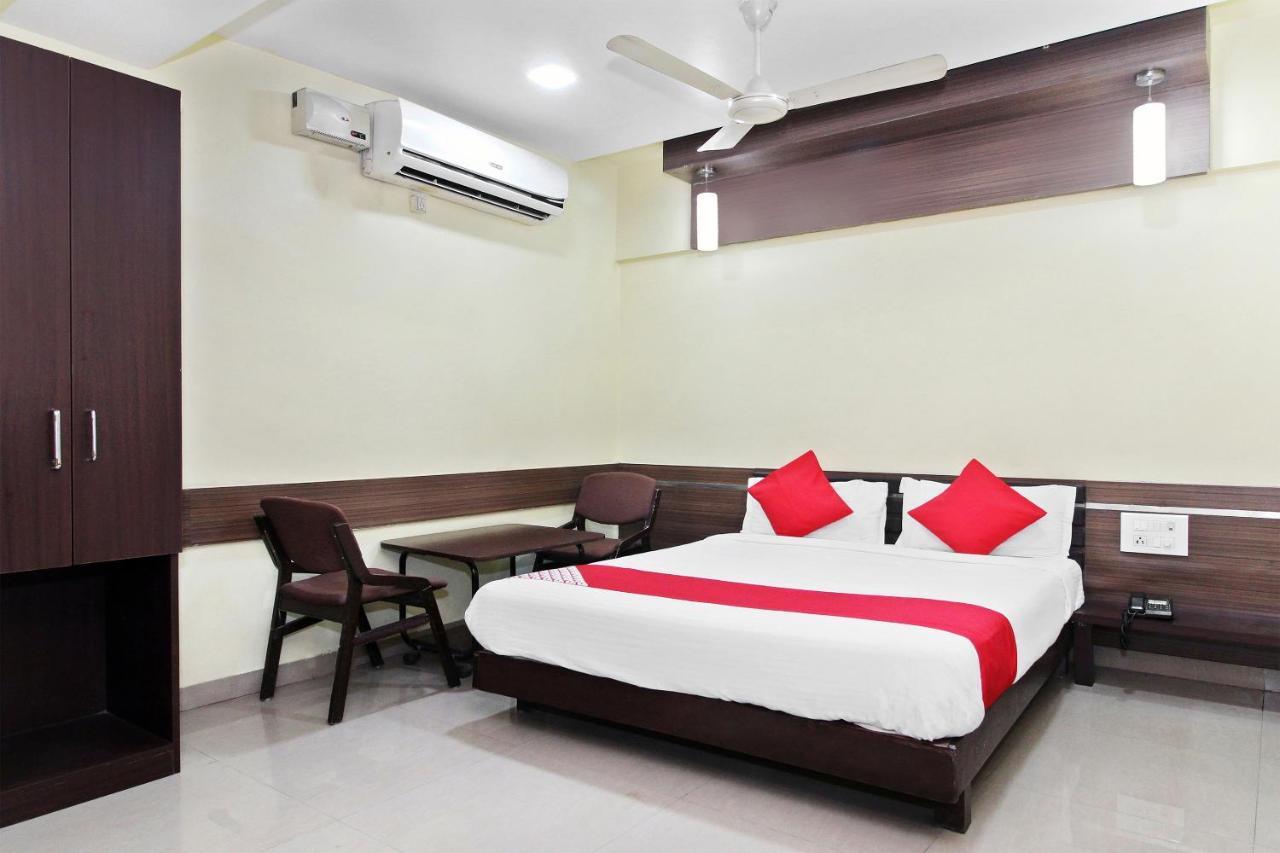 Oyo 30537 Hotel Megharaj Bijāpur Extérieur photo