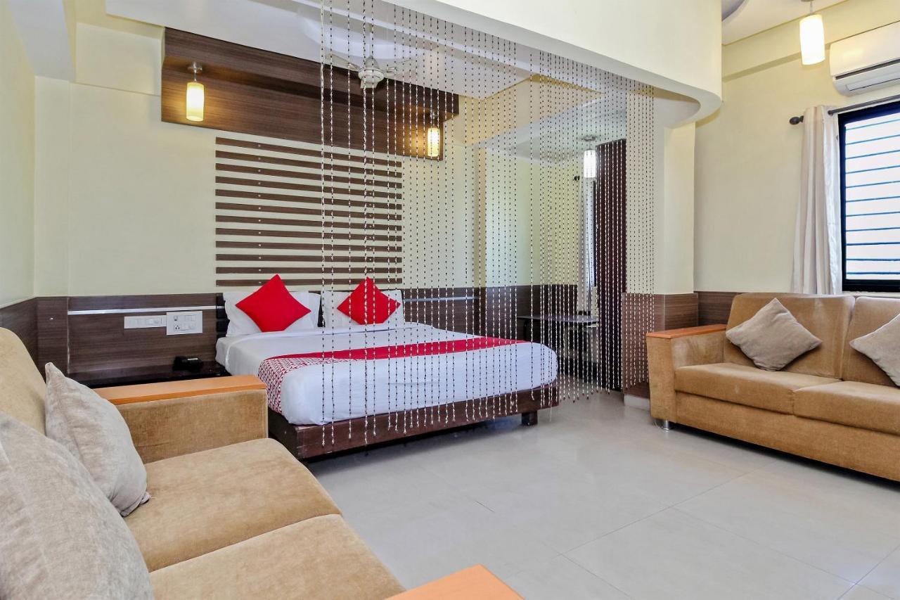 Oyo 30537 Hotel Megharaj Bijāpur Extérieur photo