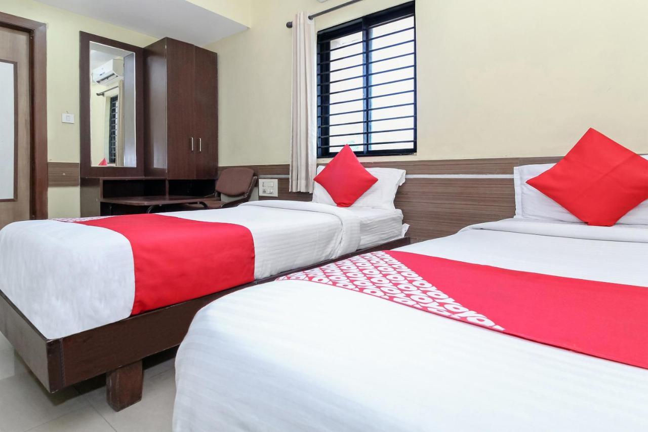 Oyo 30537 Hotel Megharaj Bijāpur Extérieur photo