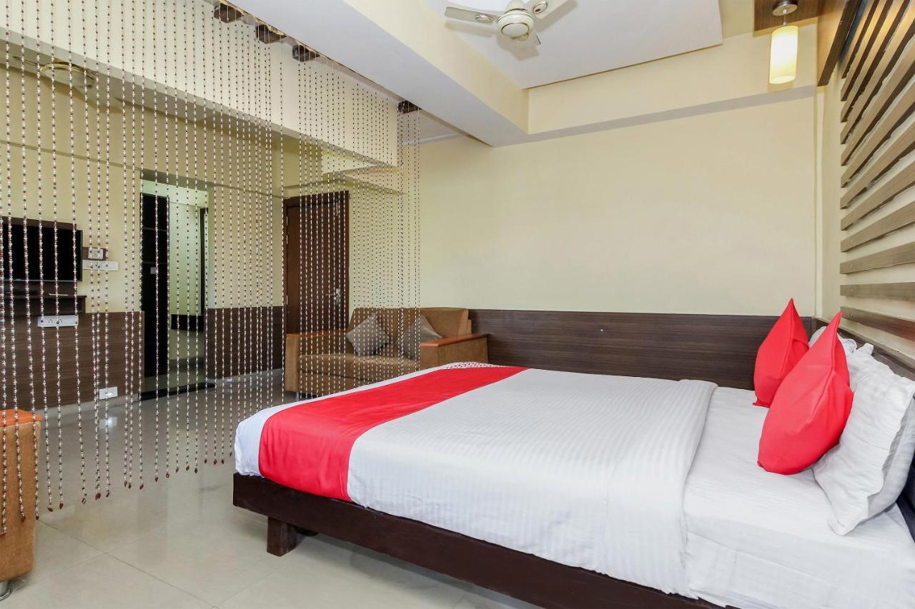 Oyo 30537 Hotel Megharaj Bijāpur Extérieur photo