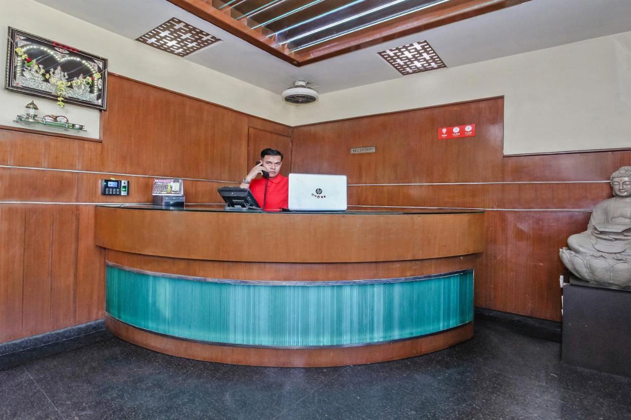 Oyo 30537 Hotel Megharaj Bijāpur Extérieur photo