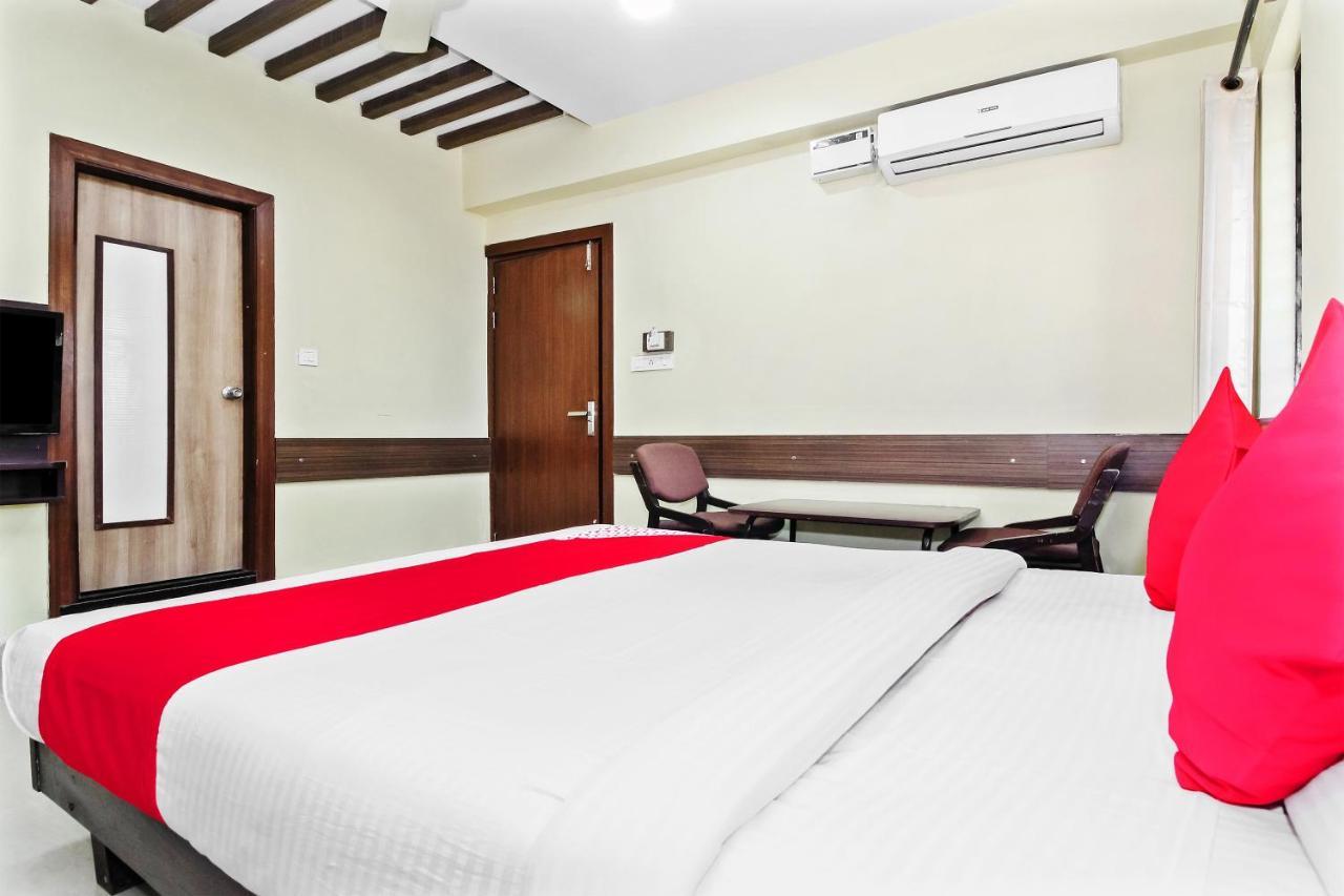 Oyo 30537 Hotel Megharaj Bijāpur Extérieur photo