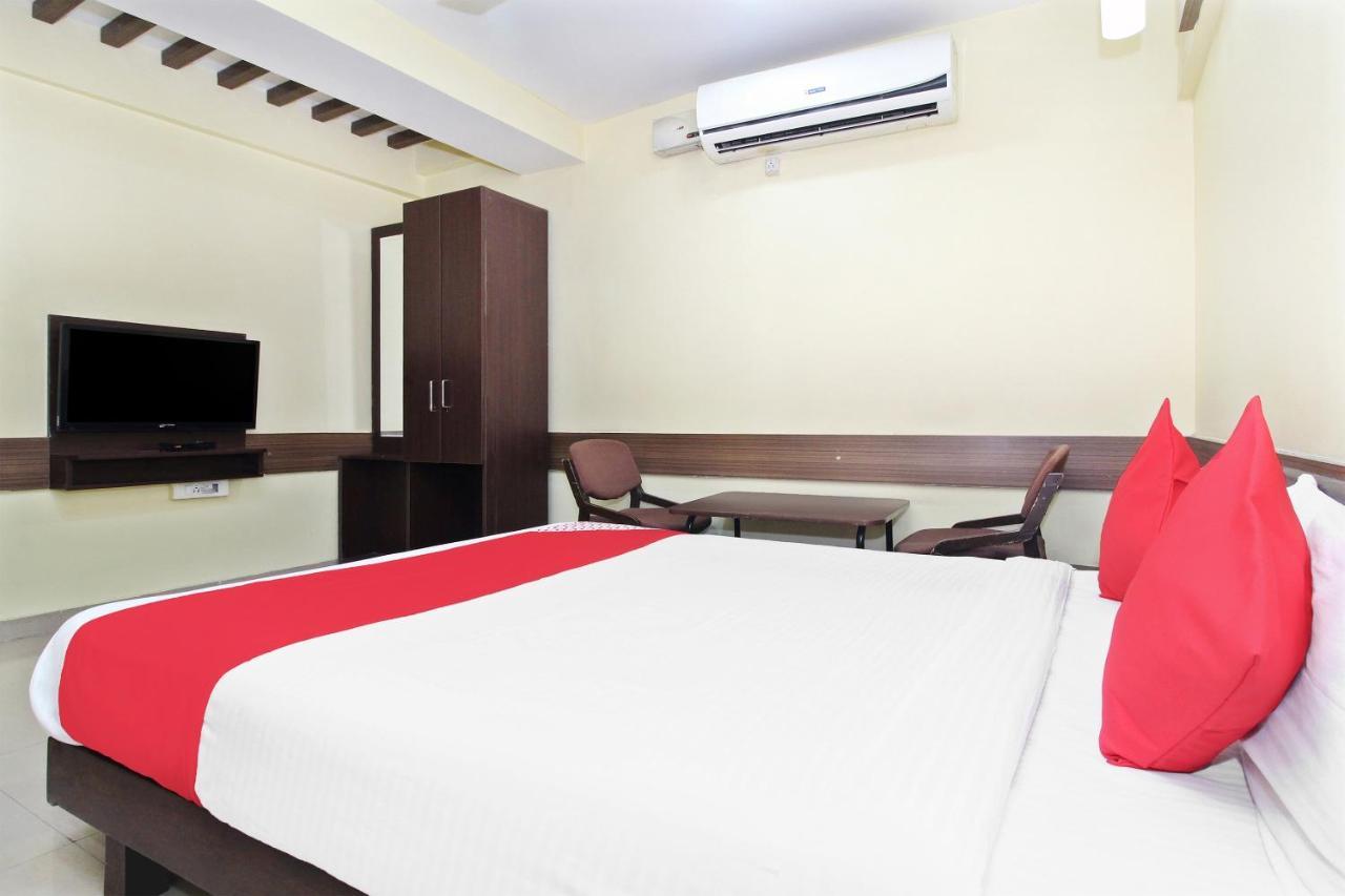 Oyo 30537 Hotel Megharaj Bijāpur Extérieur photo